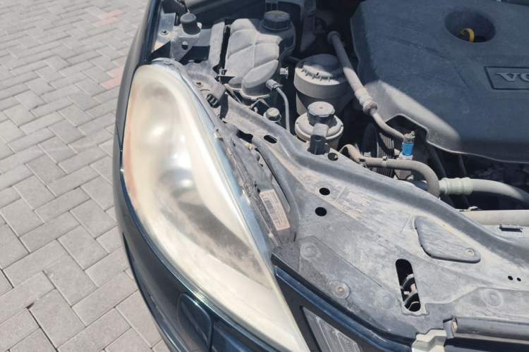 Used Volvo XC60 2012 T5 Comfort Edition Engine Bay Right