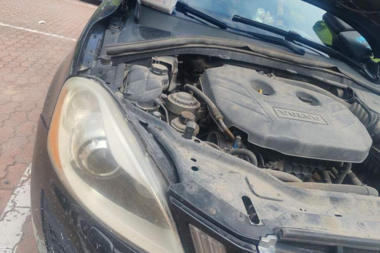 Used Volvo XC60 2012 T5 Comfort Edition Engine Bay Right