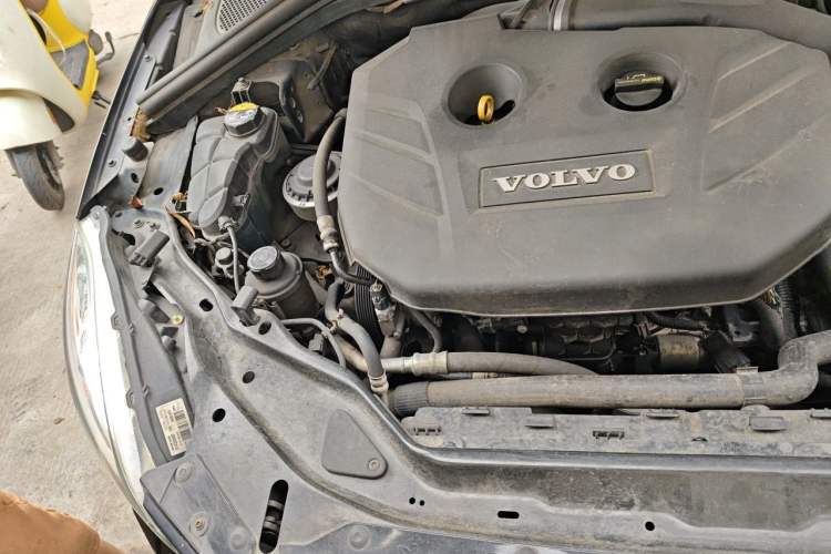 Used Volvo XC60 2012 T5 Zhiya Edition Engine Bay Right