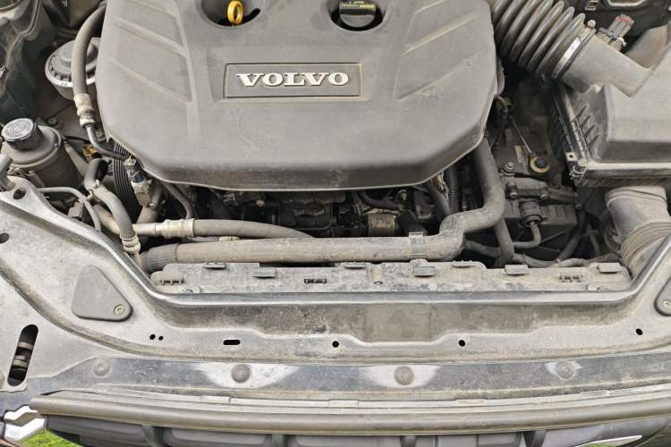 Used Volvo XC60 2012 T5 Zhiya Edition Engine Bay
