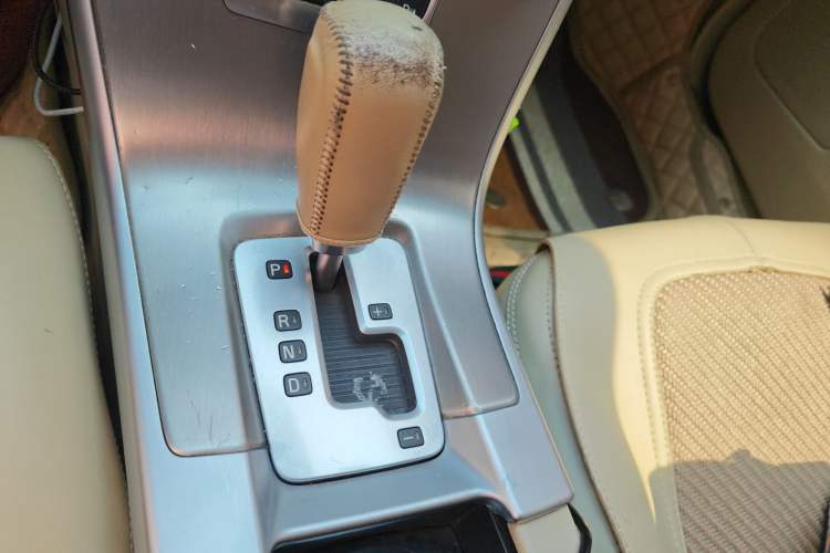 Used Volvo XC60 2012 T5 Comfort Edition Gear Lever