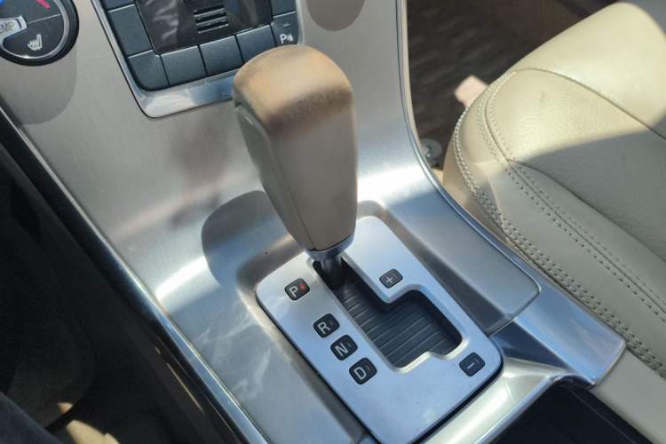 Used Volvo XC60 2012 T5 Comfort Edition Gear Lever