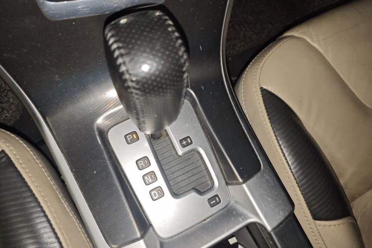 Used Volvo XC60 2012 T5 Comfort Edition Gear Lever