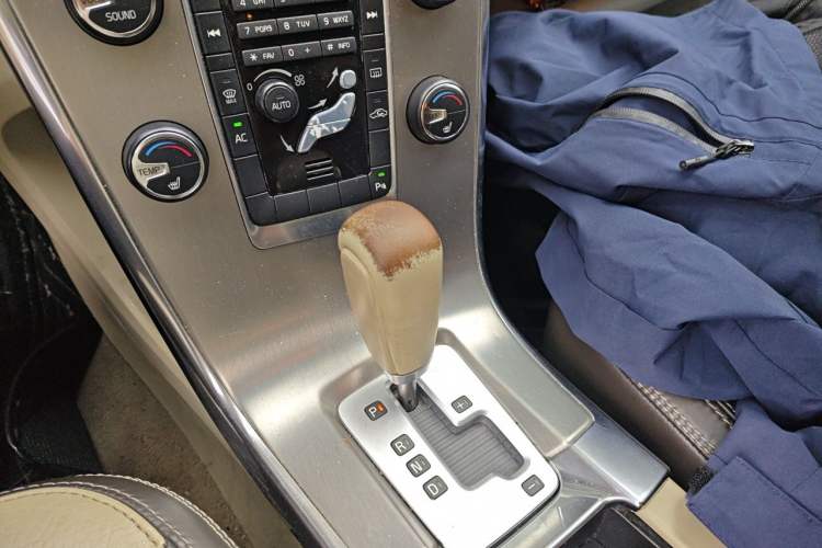 Used Volvo XC60 2012 T5 Zhiya Edition Gear Lever