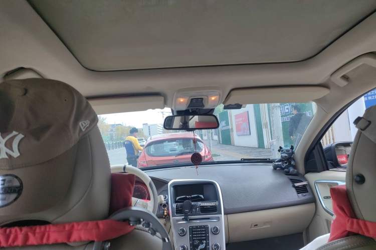 Used Volvo XC60 2012 T5 Comfort Edition Headliner