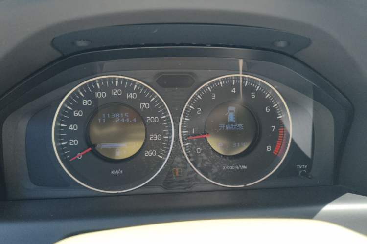 Used Volvo XC60 2012 T5 Comfort Edition Instrument Cluster