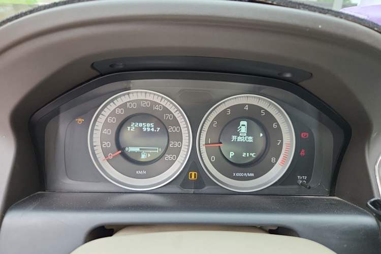 Used Volvo XC60 2012 T5 Comfort Edition Instrument Cluster