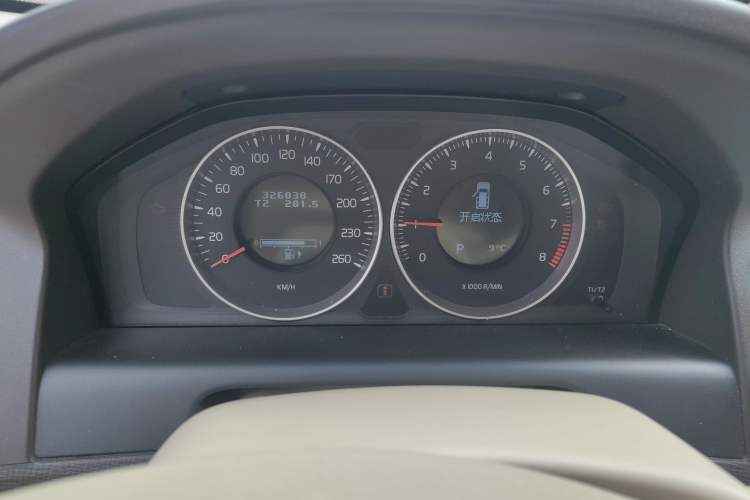 Used Volvo XC60 2012 T5 Comfort Edition Instrument Cluster