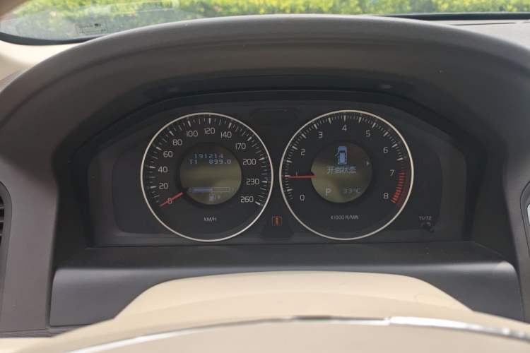 Used Volvo XC60 2012 T5 Comfort Edition Instrument Cluster