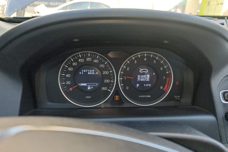 Used Volvo XC60 2012 T5 Comfort Edition Instrument Cluster