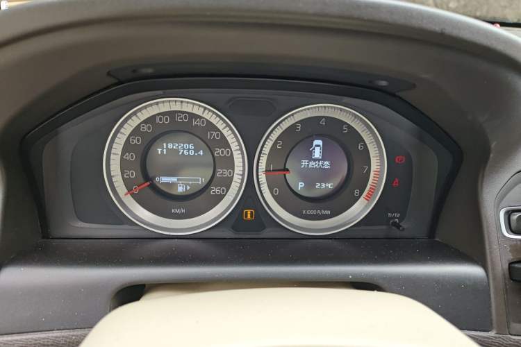 Used Volvo XC60 2012 T5 Zhiya Edition Instrument Cluster