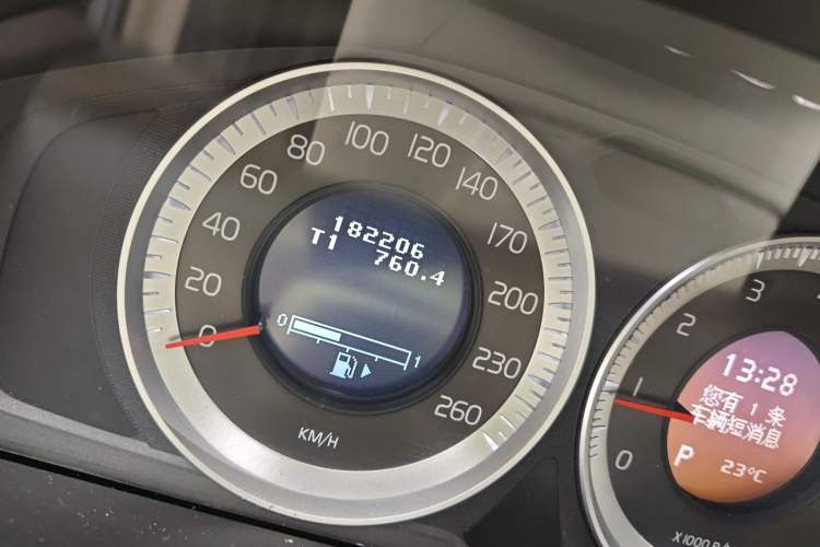 Used Volvo XC60 2012 T5 Zhiya Edition Odometer Close Up