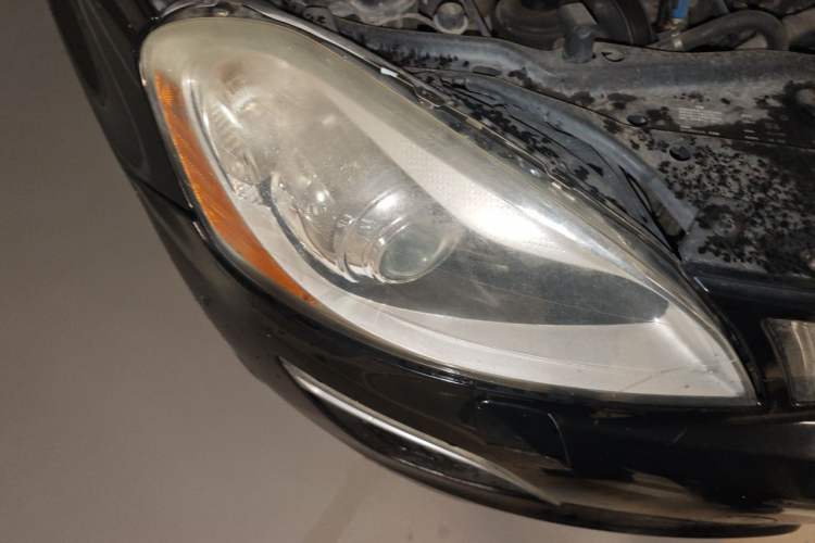 Used Volvo XC60 2012 T5 Comfort Edition Right Front Headlight