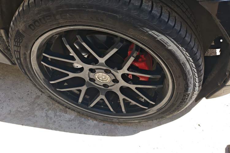 Used Volvo XC60 2012 T5 Zhiya Edition Right Front Wheel Hub