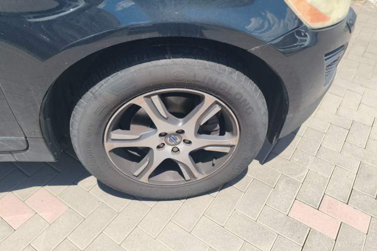 Used Volvo XC60 2012 T5 Comfort Edition Right Front Wheel Hub