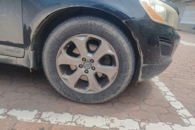 Used Volvo XC60 2012 T5 Comfort Edition Right Front Wheel Hub