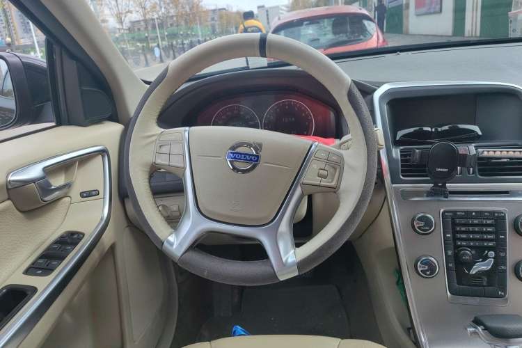 Used Volvo XC60 2012 T5 Comfort Edition Steering Wheel