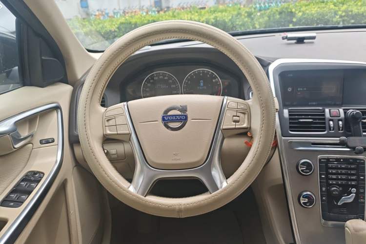 Used Volvo XC60 2012 T5 Comfort Edition Steering Wheel