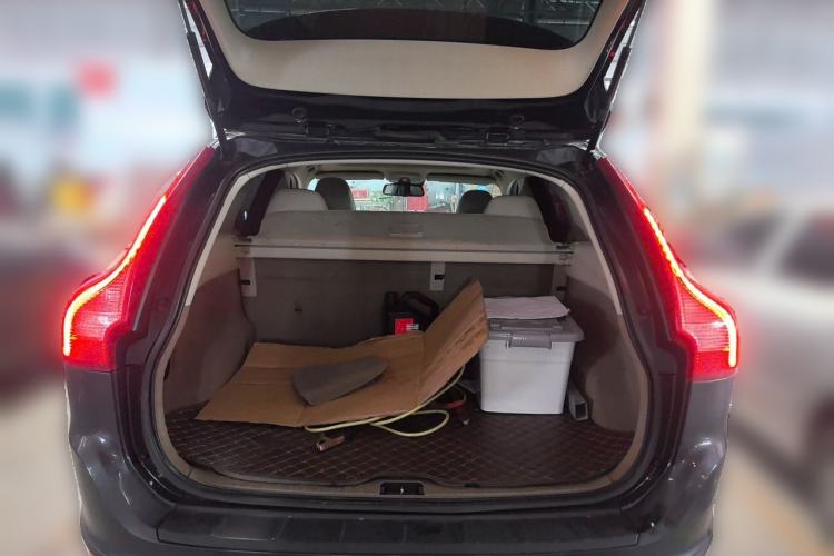 Used Volvo XC60 2012 T5 Zhiya Edition Trunk