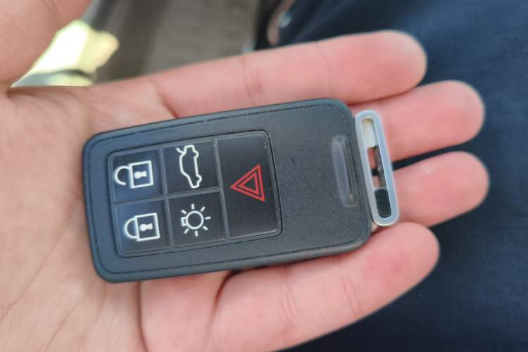 Used Volvo XC60 2012 T5 Comfort Edition Vehicle Key