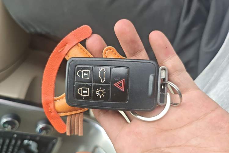 Used Volvo XC60 2012 T5 Comfort Edition Vehicle Key