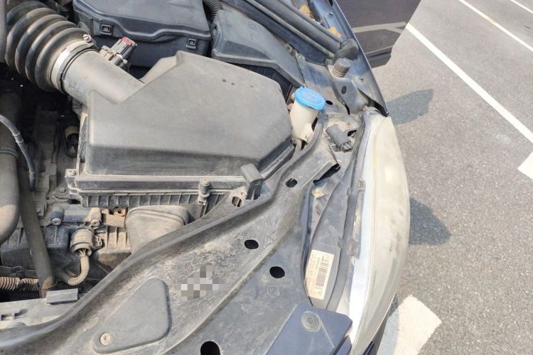 Used Volvo XC60 2012 T5 Comfort Edition Engine Bay Left