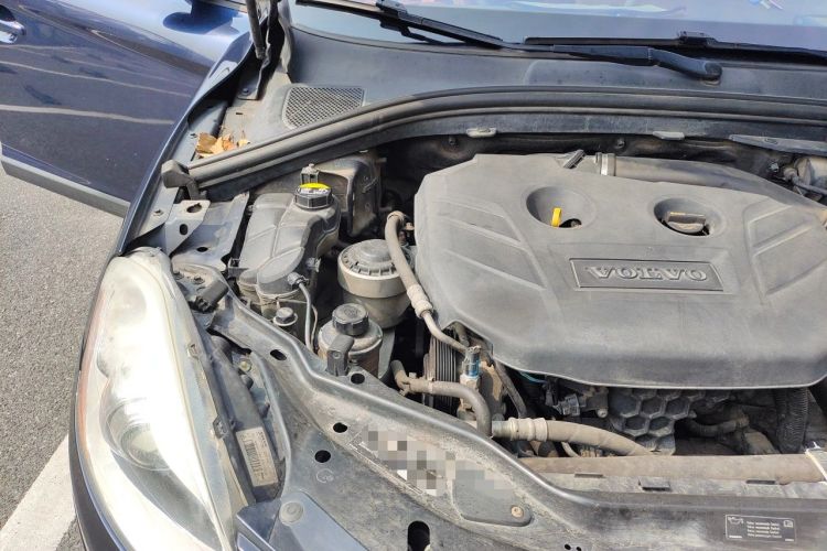 Used Volvo XC60 2012 T5 Comfort Edition Engine Bay Right