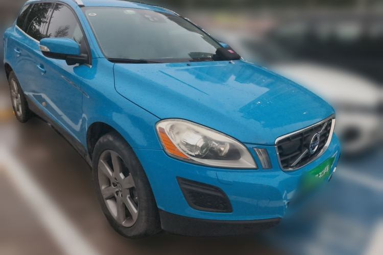 Used Volvo XC60  Front Right 45 Deg