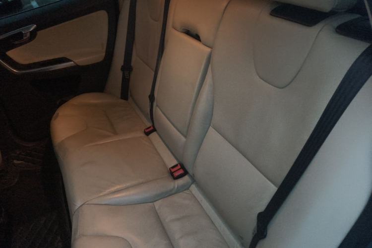 Used Volvo XC60  Left Rear Seat