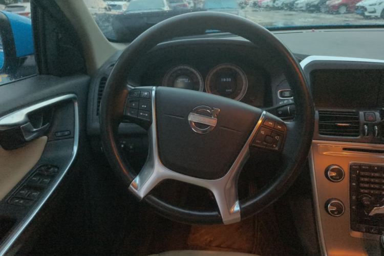 Used Volvo XC60  Steering Wheel