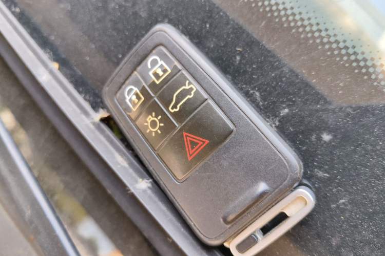Used Volvo XC60 2012 T5 Comfort Edition Vehicle Key