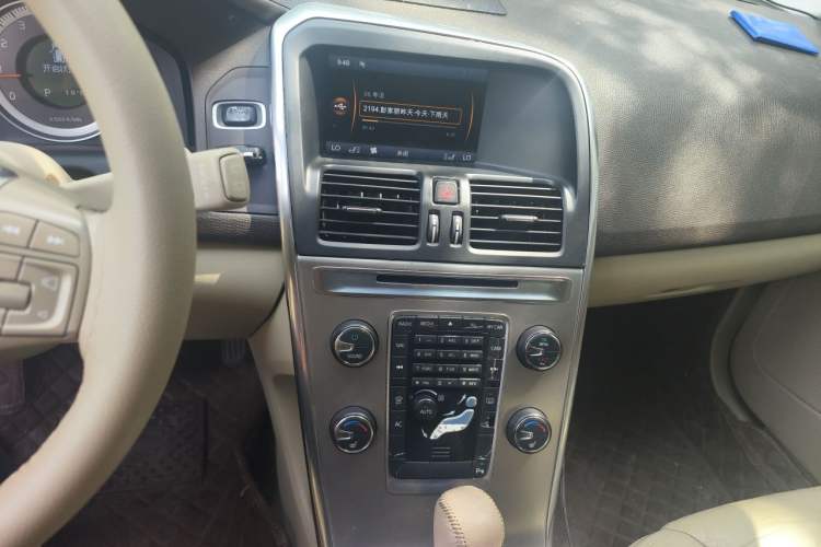 Used Volvo XC60 2012 T5 Zhiya Edition Audio And AC Panel