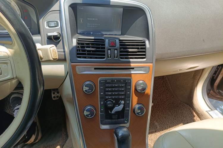 Used Volvo XC60 2012 T5 Zhiya Edition Audio And AC Panel