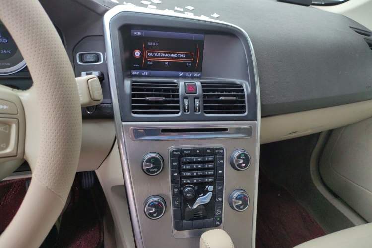 Used Volvo XC60 2012 T6 AWD Zhiya Edition Audio And AC Panel