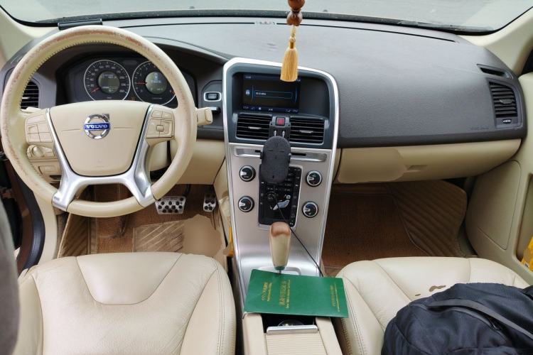 Used Volvo XC60 2012 T6 AWD Zhiya Edition Center Console