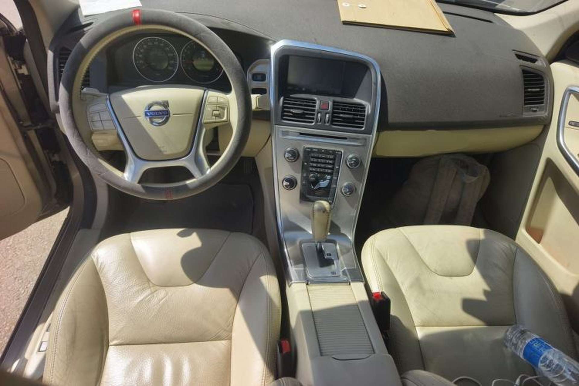 Used Volvo XC60 2012 T5 Comfort Edition Center Console