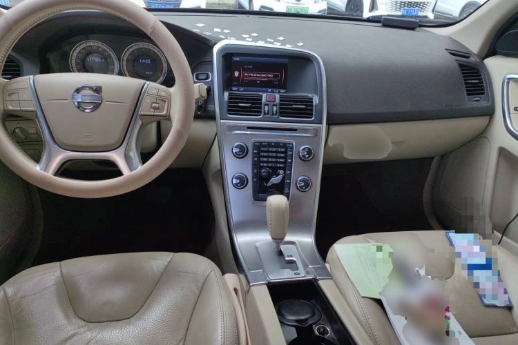 Used Volvo XC60 2012 T6 AWD Zhiya Edition Center Console