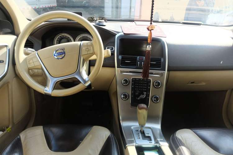 Used Volvo XC60 2012 T5 Zhiya Edition Center Console