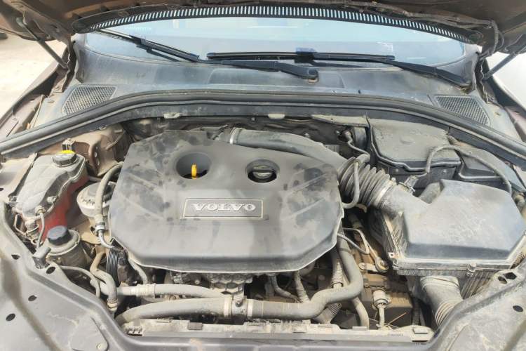 Used Volvo XC60 2012 T5 Comfort Edition Engine Bay