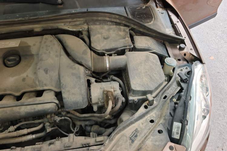 Used Volvo XC60 2012 T6 AWD Comfort Edition Engine Bay Left