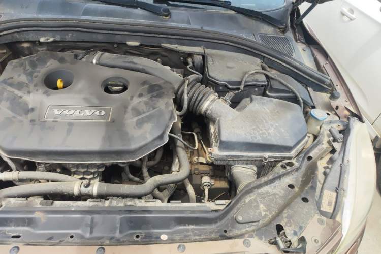 Used Volvo XC60 2012 T5 Comfort Edition Engine Bay Left