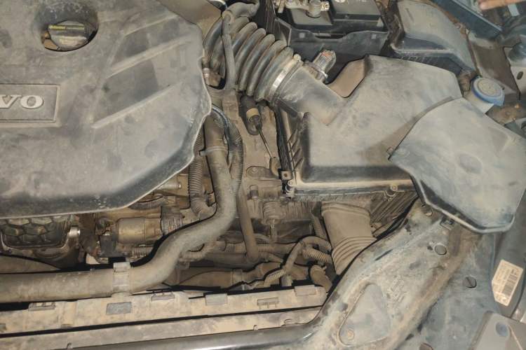 Used Volvo XC60 2012 T5 Comfort Edition Engine Bay Left