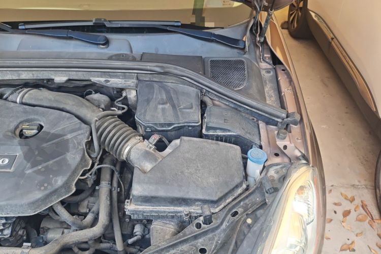 Used Volvo XC60 2012 T5 Comfort Edition Engine Bay Left
