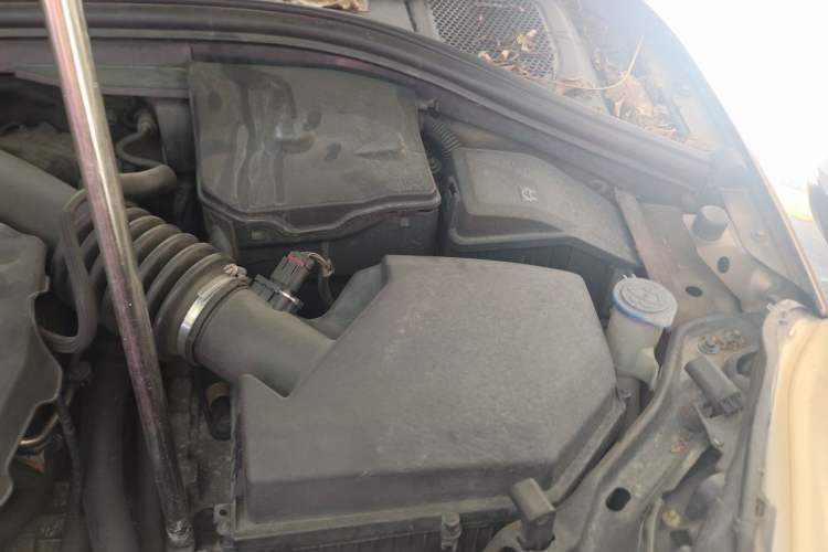 Used Volvo XC60 2012 T5 Comfort Edition Engine Bay Left