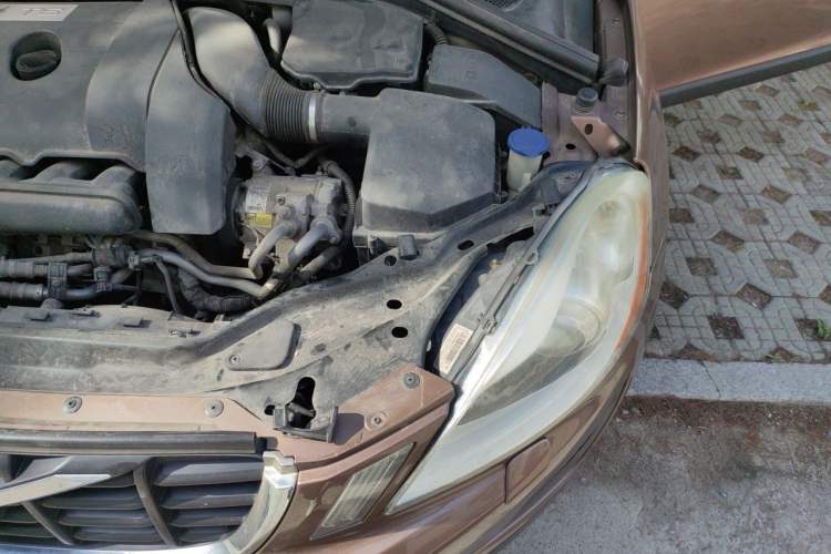 Used Volvo XC60 2012 T6 AWD Zhiya Edition Engine Bay Left