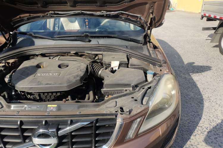 Used Volvo XC60 2012 T5 Zhiya Edition Engine Bay Left