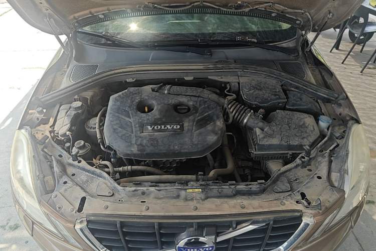 Used Volvo XC60 2012 T5 Comfort Edition Engine Bay