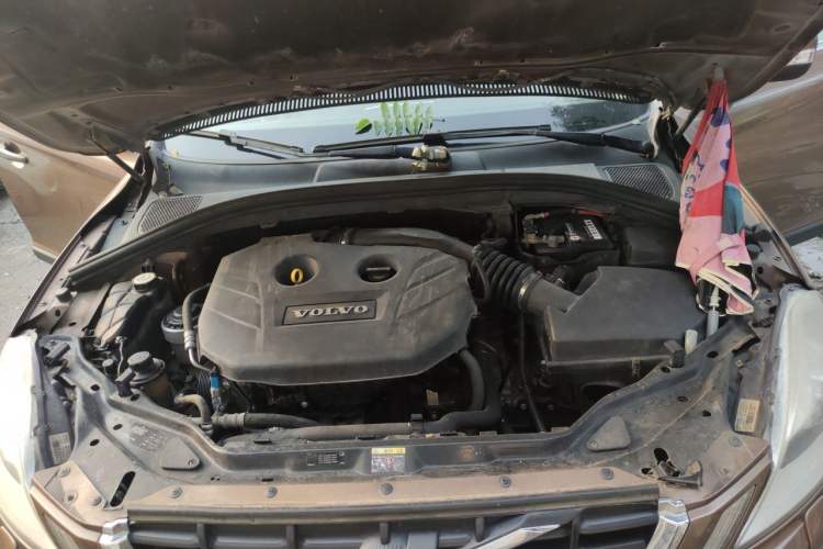 Used Volvo XC60 2012 T5 Prestige Edition Engine Bay