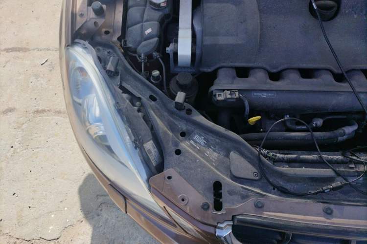 Used Volvo XC60 2012 T6 AWD Comfort Edition Engine Bay Right