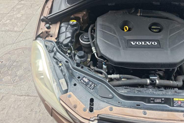 Used Volvo XC60 2012 T5 Comfort Edition Engine Bay Right